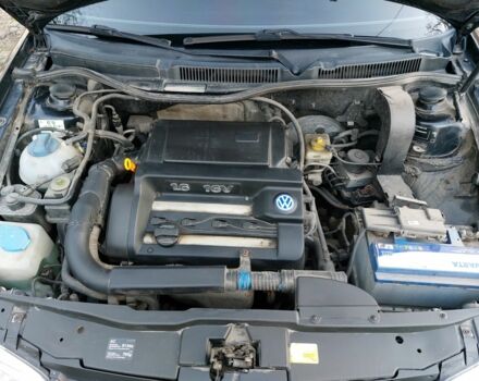 Черный Фольксваген Гольф, объемом двигателя 1.6 л и пробегом 221 тыс. км за 3900 $, фото 8 на Automoto.ua