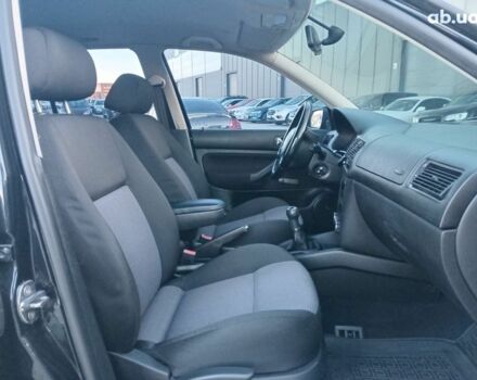 Черный Фольксваген Гольф, объемом двигателя 1.6 л и пробегом 280 тыс. км за 4990 $, фото 2 на Automoto.ua