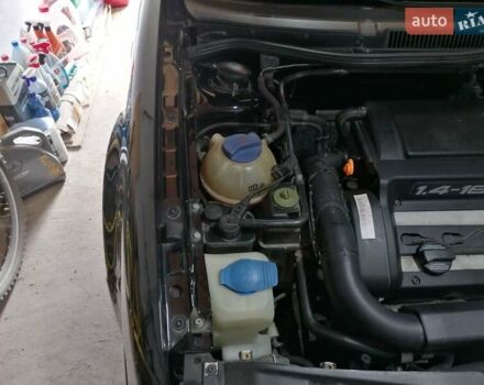 Чорний Фольксваген Гольф, об'ємом двигуна 1.39 л та пробігом 230 тис. км за 4150 $, фото 6 на Automoto.ua