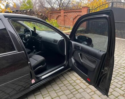 Черный Фольксваген Гольф, объемом двигателя 1.6 л и пробегом 235 тыс. км за 4600 $, фото 6 на Automoto.ua