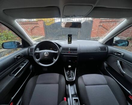 Черный Фольксваген Гольф, объемом двигателя 1.6 л и пробегом 235 тыс. км за 4600 $, фото 5 на Automoto.ua