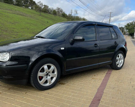 Черный Фольксваген Гольф, объемом двигателя 1.6 л и пробегом 288 тыс. км за 4000 $, фото 1 на Automoto.ua