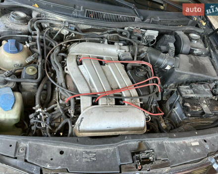 Черный Фольксваген Гольф, объемом двигателя 2.32 л и пробегом 250 тыс. км за 4500 $, фото 2 на Automoto.ua