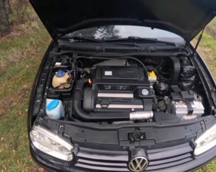 Черный Фольксваген Гольф, объемом двигателя 1.6 л и пробегом 200 тыс. км за 4900 $, фото 3 на Automoto.ua