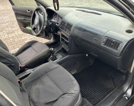 Черный Фольксваген Гольф, объемом двигателя 1.9 л и пробегом 260 тыс. км за 1350 $, фото 9 на Automoto.ua