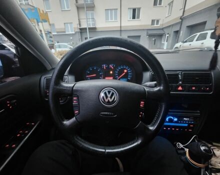 Черный Фольксваген Гольф, объемом двигателя 1.6 л и пробегом 330 тыс. км за 4400 $, фото 1 на Automoto.ua