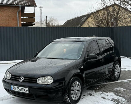 Черный Фольксваген Гольф, объемом двигателя 1.6 л и пробегом 268 тыс. км за 3500 $, фото 1 на Automoto.ua
