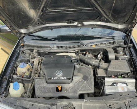 Черный Фольксваген Гольф, объемом двигателя 1.6 л и пробегом 288 тыс. км за 4000 $, фото 11 на Automoto.ua