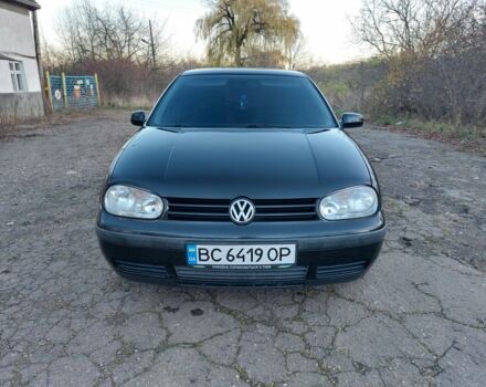 Черный Фольксваген Гольф, объемом двигателя 1.6 л и пробегом 221 тыс. км за 3900 $, фото 5 на Automoto.ua