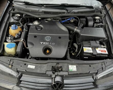 Черный Фольксваген Гольф, объемом двигателя 1.9 л и пробегом 420 тыс. км за 3080 $, фото 5 на Automoto.ua