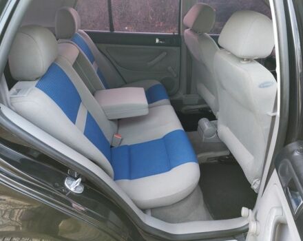 Черный Фольксваген Гольф, объемом двигателя 1.6 л и пробегом 221 тыс. км за 3900 $, фото 15 на Automoto.ua