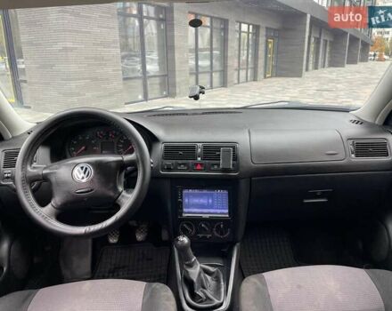 Черный Фольксваген Гольф, объемом двигателя 1.39 л и пробегом 289 тыс. км за 3850 $, фото 30 на Automoto.ua