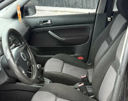 Черный Фольксваген Гольф, объемом двигателя 1.6 л и пробегом 268 тыс. км за 3500 $, фото 9 на Automoto.ua