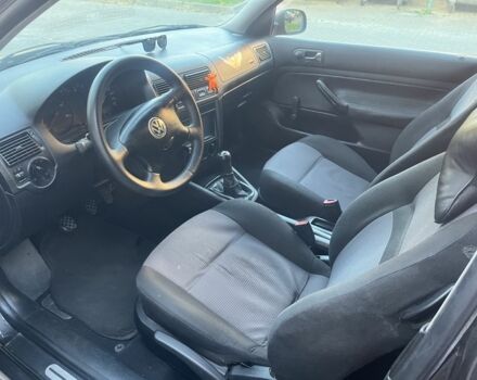 Черный Фольксваген Гольф, объемом двигателя 1.9 л и пробегом 210 тыс. км за 2700 $, фото 4 на Automoto.ua