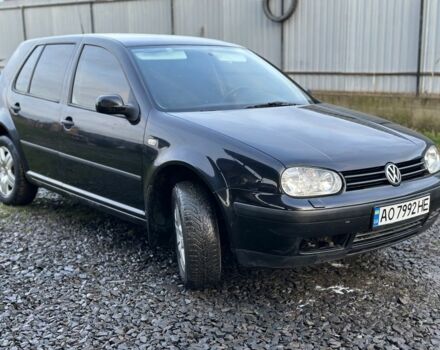 Черный Фольксваген Гольф, объемом двигателя 1.4 л и пробегом 260 тыс. км за 3300 $, фото 1 на Automoto.ua