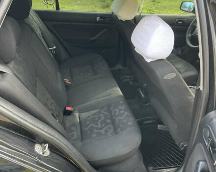 Черный Фольксваген Гольф, объемом двигателя 1.6 л и пробегом 288 тыс. км за 4000 $, фото 6 на Automoto.ua