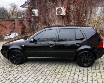 Черный Фольксваген Гольф, объемом двигателя 1.6 л и пробегом 235 тыс. км за 4600 $, фото 4 на Automoto.ua