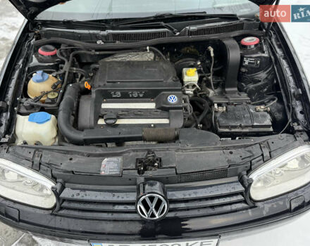 Черный Фольксваген Гольф, объемом двигателя 1.6 л и пробегом 268 тыс. км за 3500 $, фото 12 на Automoto.ua