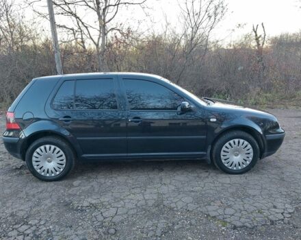 Черный Фольксваген Гольф, объемом двигателя 1.6 л и пробегом 221 тыс. км за 3900 $, фото 6 на Automoto.ua