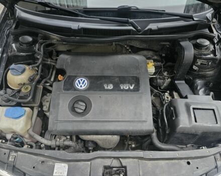 Черный Фольксваген Гольф, объемом двигателя 1.6 л и пробегом 330 тыс. км за 4400 $, фото 11 на Automoto.ua