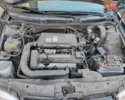 Черный Фольксваген Гольф, объемом двигателя 1.39 л и пробегом 289 тыс. км за 3850 $, фото 28 на Automoto.ua