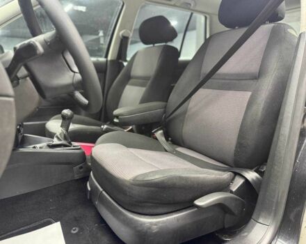 Черный Фольксваген Гольф, объемом двигателя 1.6 л и пробегом 240 тыс. км за 5000 $, фото 9 на Automoto.ua