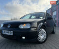 Черный Фольксваген Гольф, объемом двигателя 1.6 л и пробегом 245 тыс. км за 2999 $, фото 1 на Automoto.ua