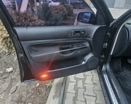 Черный Фольксваген Гольф, объемом двигателя 1.6 л и пробегом 330 тыс. км за 4400 $, фото 12 на Automoto.ua