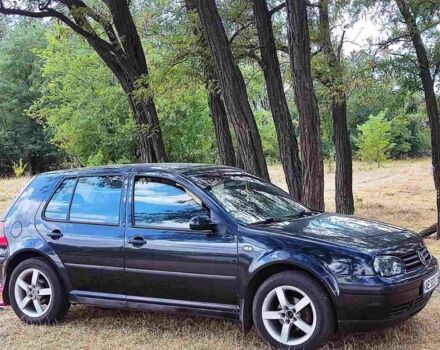 Черный Фольксваген Гольф, объемом двигателя 1.6 л и пробегом 280 тыс. км за 4098 $, фото 1 на Automoto.ua