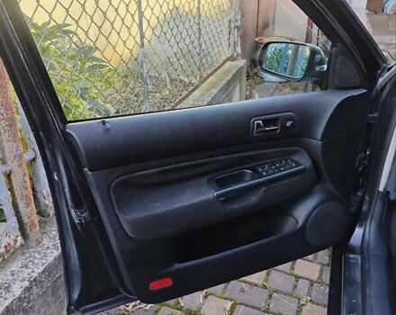 Черный Фольксваген Гольф, объемом двигателя 1.39 л и пробегом 289 тыс. км за 3850 $, фото 4 на Automoto.ua