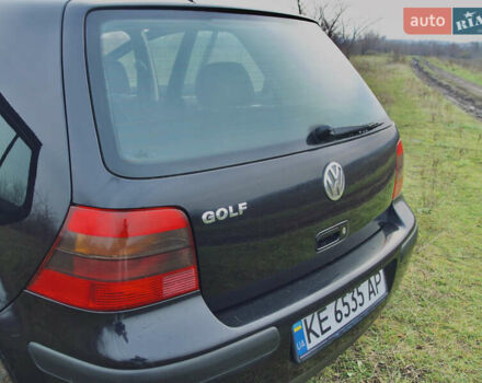 Черный Фольксваген Гольф, объемом двигателя 1.39 л и пробегом 250 тыс. км за 5000 $, фото 12 на Automoto.ua