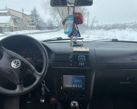 Черный Фольксваген Гольф, объемом двигателя 1.39 л и пробегом 256 тыс. км за 3700 $, фото 5 на Automoto.ua