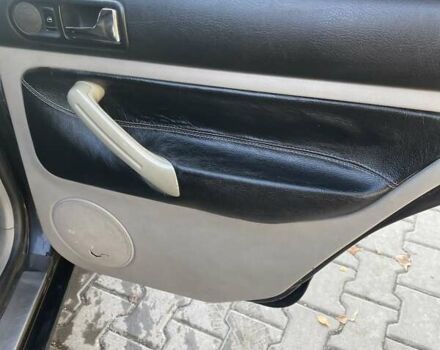 Черный Фольксваген Гольф, объемом двигателя 1.6 л и пробегом 453 тыс. км за 3700 $, фото 12 на Automoto.ua