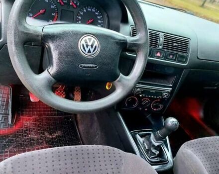 Черный Фольксваген Гольф, объемом двигателя 1.39 л и пробегом 241 тыс. км за 3000 $, фото 3 на Automoto.ua