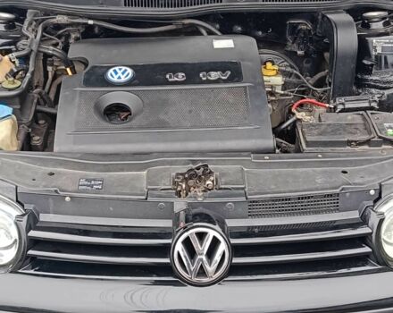 Черный Фольксваген Гольф, объемом двигателя 1.6 л и пробегом 320 тыс. км за 3700 $, фото 7 на Automoto.ua