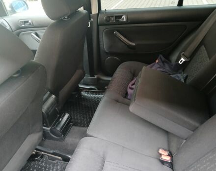 Черный Фольксваген Гольф, объемом двигателя 1.6 л и пробегом 234 тыс. км за 3850 $, фото 21 на Automoto.ua