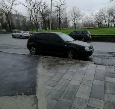 Черный Фольксваген Гольф, объемом двигателя 1.6 л и пробегом 243 тыс. км за 4900 $, фото 9 на Automoto.ua