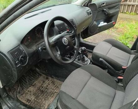 Черный Фольксваген Гольф, объемом двигателя 1.39 л и пробегом 275 тыс. км за 3800 $, фото 4 на Automoto.ua