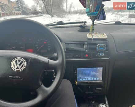 Черный Фольксваген Гольф, объемом двигателя 1.39 л и пробегом 256 тыс. км за 3700 $, фото 1 на Automoto.ua