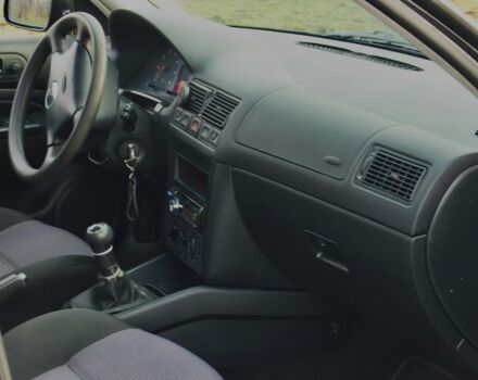 Черный Фольксваген Гольф, объемом двигателя 1.4 л и пробегом 250 тыс. км за 5000 $, фото 7 на Automoto.ua