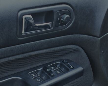 Черный Фольксваген Гольф, объемом двигателя 1.4 л и пробегом 250 тыс. км за 5000 $, фото 4 на Automoto.ua