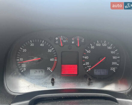 Черный Фольксваген Гольф, объемом двигателя 1.39 л и пробегом 256 тыс. км за 3700 $, фото 9 на Automoto.ua