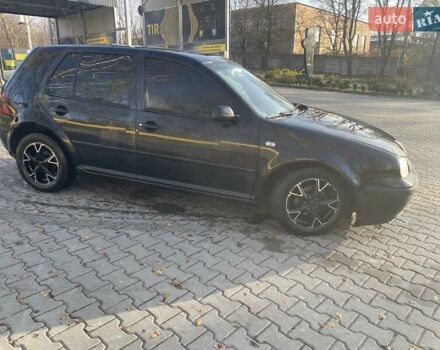 Черный Фольксваген Гольф, объемом двигателя 1.6 л и пробегом 453 тыс. км за 3700 $, фото 1 на Automoto.ua