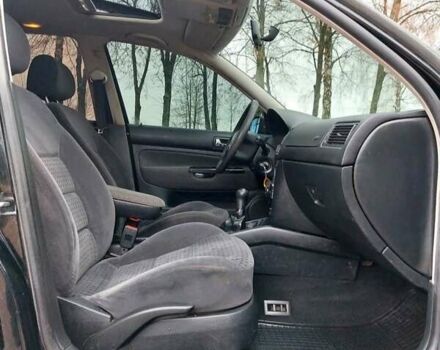 Черный Фольксваген Гольф, объемом двигателя 1.39 л и пробегом 241 тыс. км за 3000 $, фото 7 на Automoto.ua