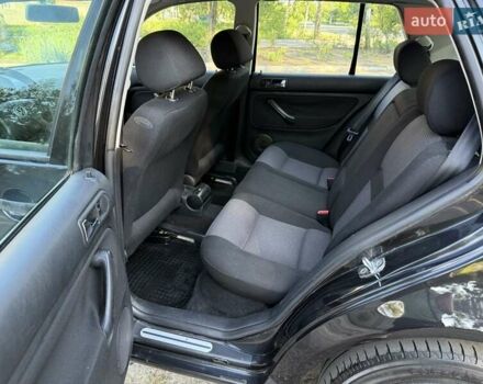 Черный Фольксваген Гольф, объемом двигателя 1.39 л и пробегом 209 тыс. км за 4300 $, фото 12 на Automoto.ua