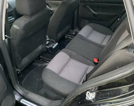 Черный Фольксваген Гольф, объемом двигателя 1.6 л и пробегом 240 тыс. км за 4700 $, фото 6 на Automoto.ua