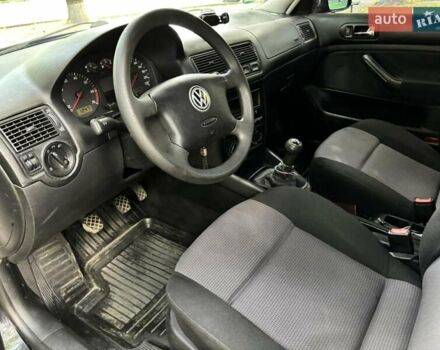 Черный Фольксваген Гольф, объемом двигателя 1.39 л и пробегом 253 тыс. км за 4900 $, фото 4 на Automoto.ua