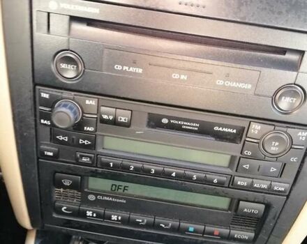 Черный Фольксваген Гольф, объемом двигателя 1.6 л и пробегом 243 тыс. км за 4900 $, фото 5 на Automoto.ua