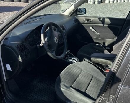 Черный Фольксваген Гольф, объемом двигателя 1.6 л и пробегом 260 тыс. км за 4950 $, фото 7 на Automoto.ua