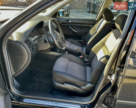 Черный Фольксваген Гольф, объемом двигателя 1.4 л и пробегом 260 тыс. км за 4500 $, фото 9 на Automoto.ua